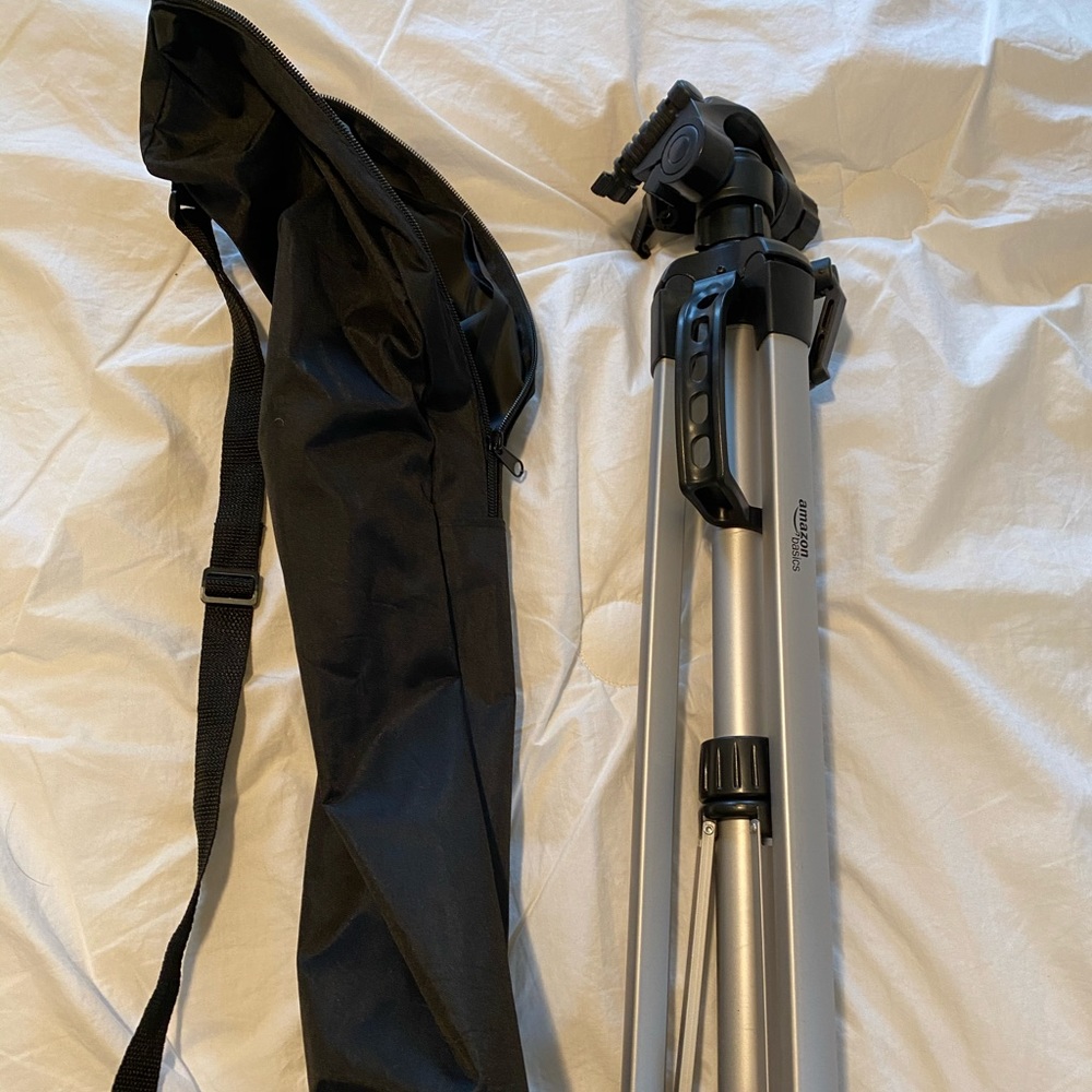 AmazonBasics 5ft Tripod